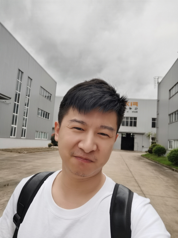 二叔的第二张照片--全国闪婚服务中心