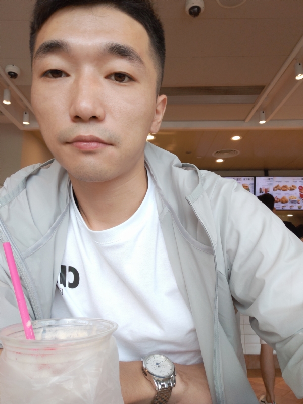 须臾数年的第一张照片--全国闪婚服务中心
