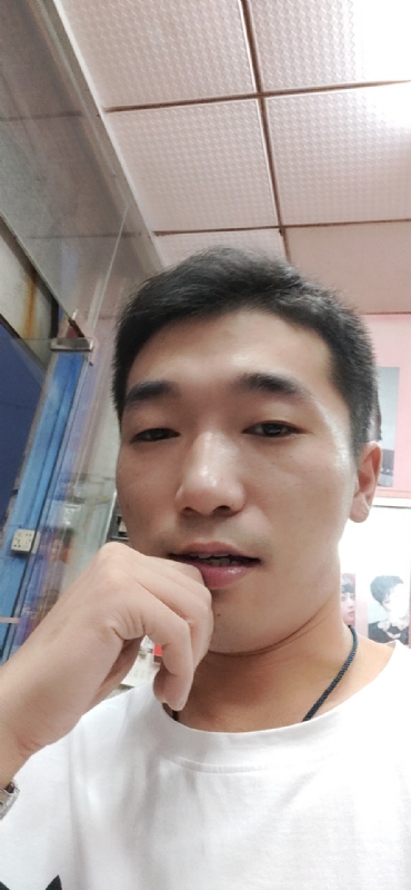 须臾数年的第五张照片--全国闪婚服务中心