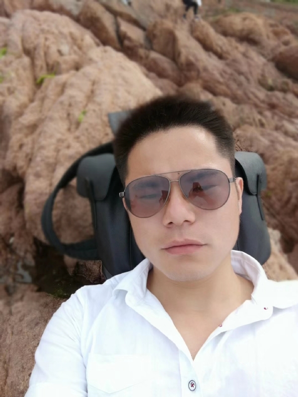 易听的第一张照片--全国闪婚服务中心