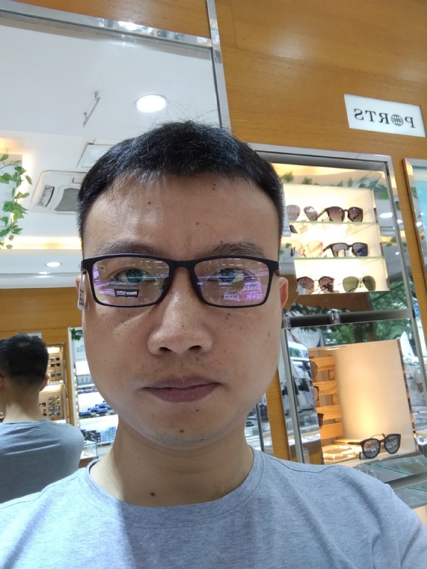冰羽蓝的第一张照片--全国闪婚服务中心