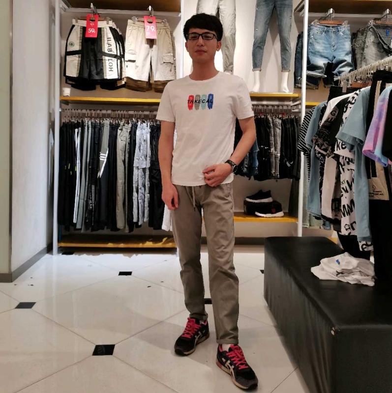 展昭的第三张照片--全国闪婚服务中心