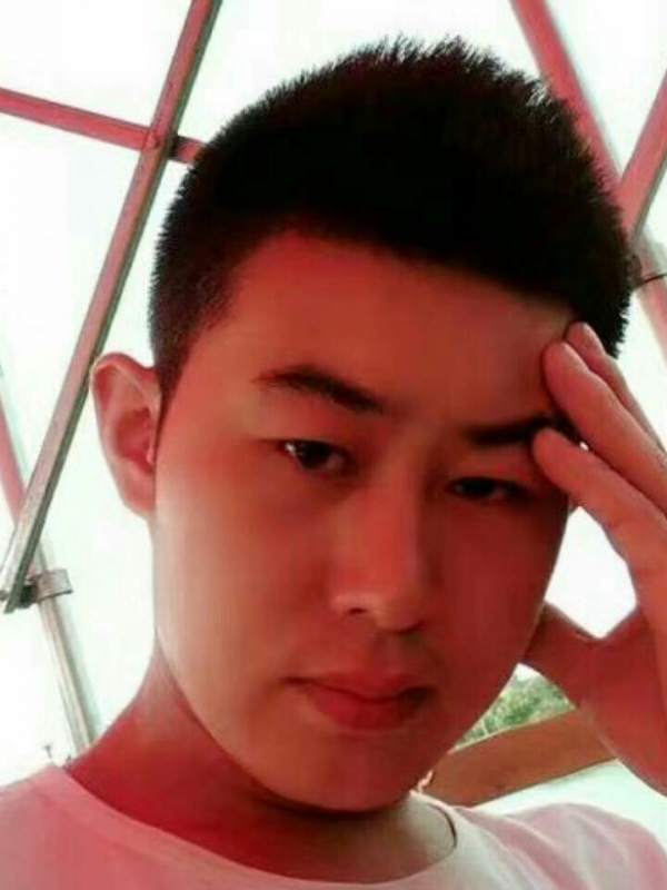 淡漠的第一张照片--全国闪婚服务中心