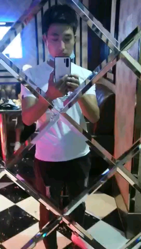 暖心的第一张照片--全国闪婚服务中心