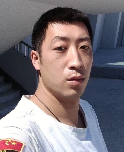 小小的第一张照片--全国闪婚服务中心