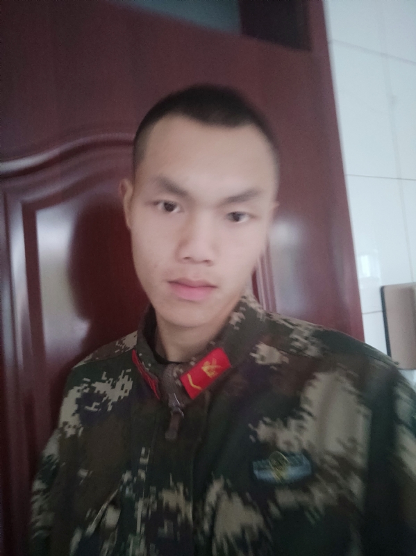 洛洛的第一张照片--全国闪婚服务中心