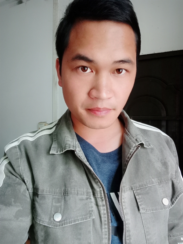 阿俊的第一张照片--全国闪婚服务中心