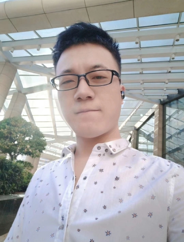 你是人间四月天的第一张照片--全国闪婚服务中心