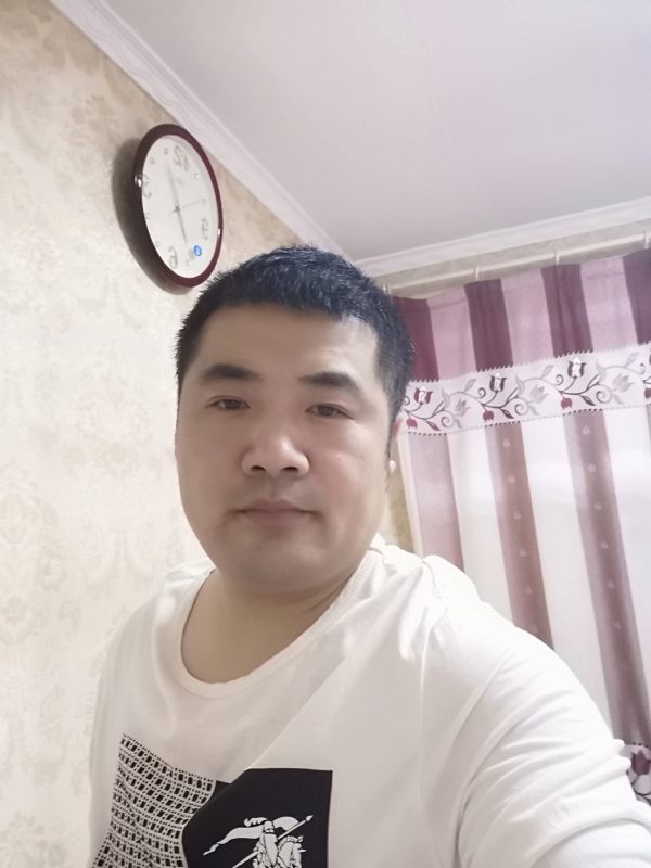 爱你的眼睛的第一张照片--全国闪婚服务中心