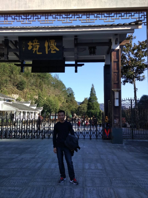 阿清的第一张照片--全国闪婚服务中心