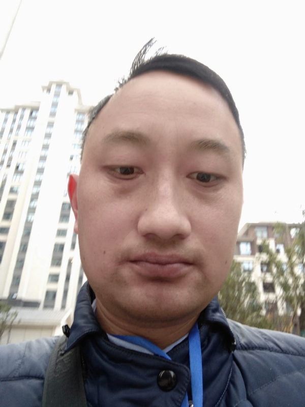 老男人的第一张照片--全国闪婚服务中心