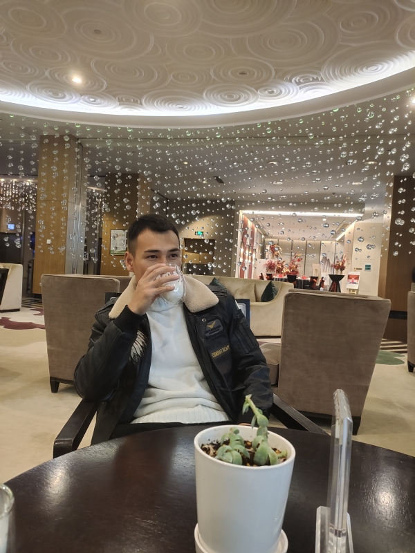 liu的第一张照片--全国闪婚服务中心