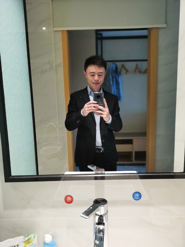 Lin的第一张照片--全国闪婚服务中心