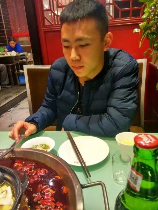 圈圈的第二张照片--全国闪婚服务中心