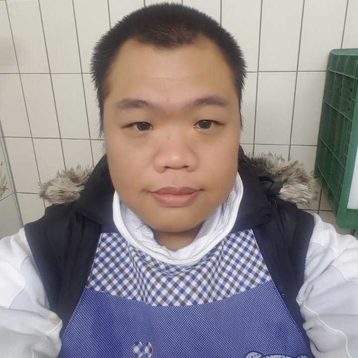 黑熊的第一张照片--全国闪婚服务中心