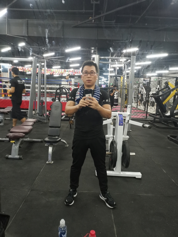 52赫兹的第一张照片--全国闪婚服务中心