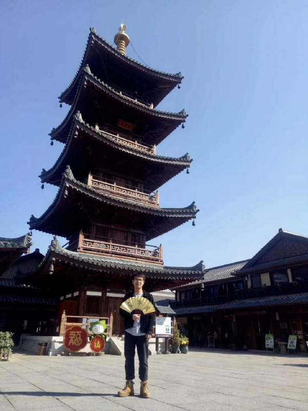 流浪共和的第二张照片--全国闪婚服务中心