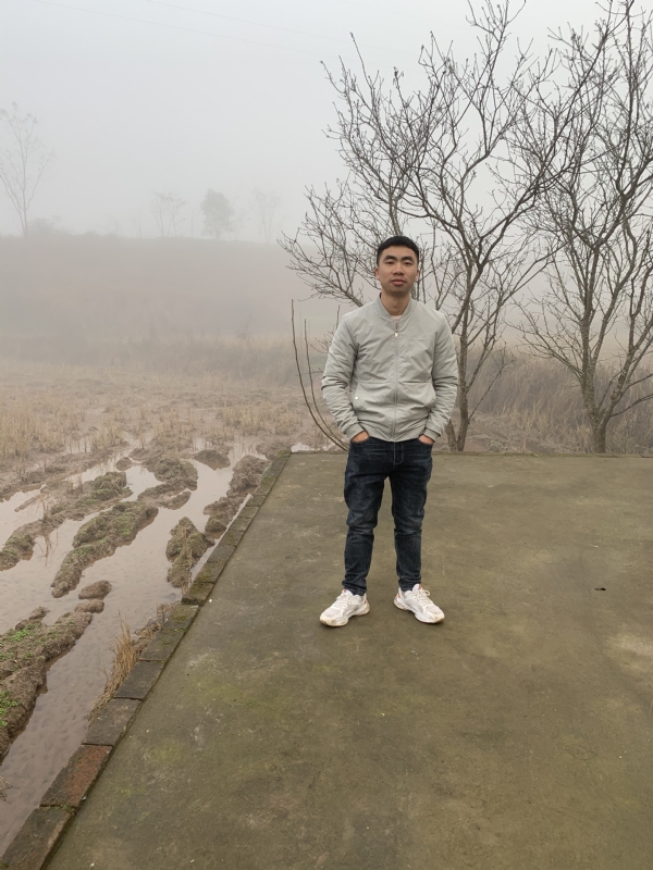 迷路的小猪的第一张照片--全国闪婚服务中心
