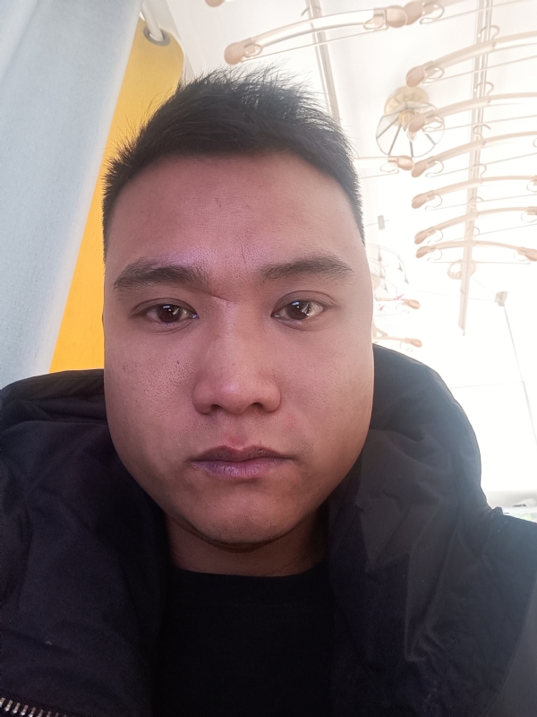 帅的每天被人砍的第一张照片--全国闪婚服务中心
