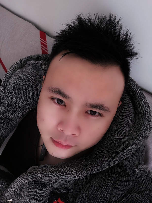 明明的第一张照片--全国闪婚服务中心