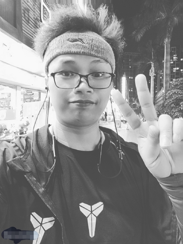 阿蒙的第一张照片--全国闪婚服务中心