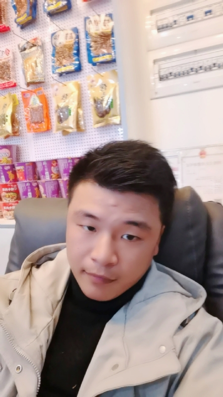 小宇的第一张照片--全国闪婚服务中心