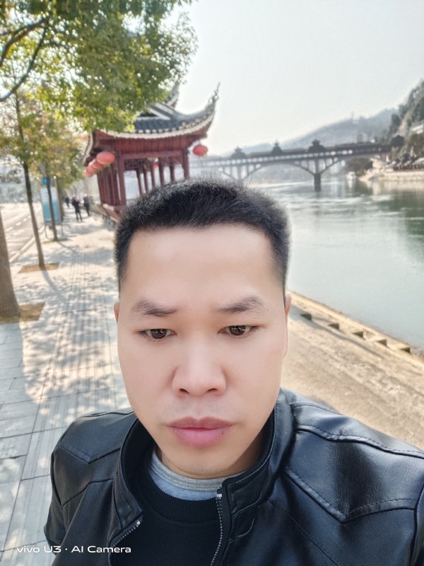 啊锦的第二张照片--全国闪婚服务中心