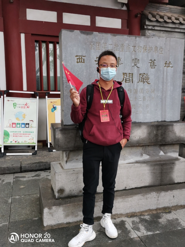 90后大叔的第一张照片--全国闪婚服务中心