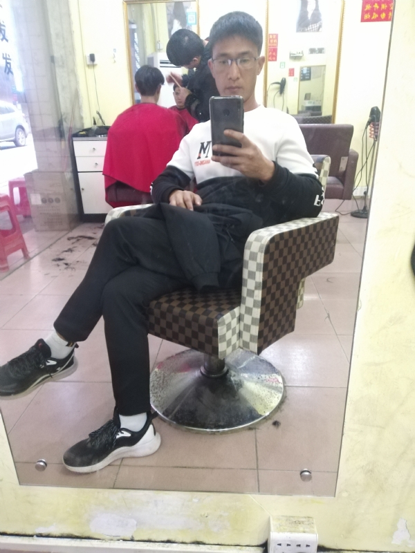 hushuai的第一张照片--全国闪婚服务中心