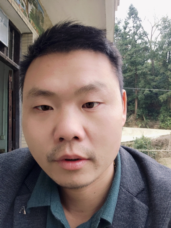 曾小焱的第一张照片--全国闪婚服务中心