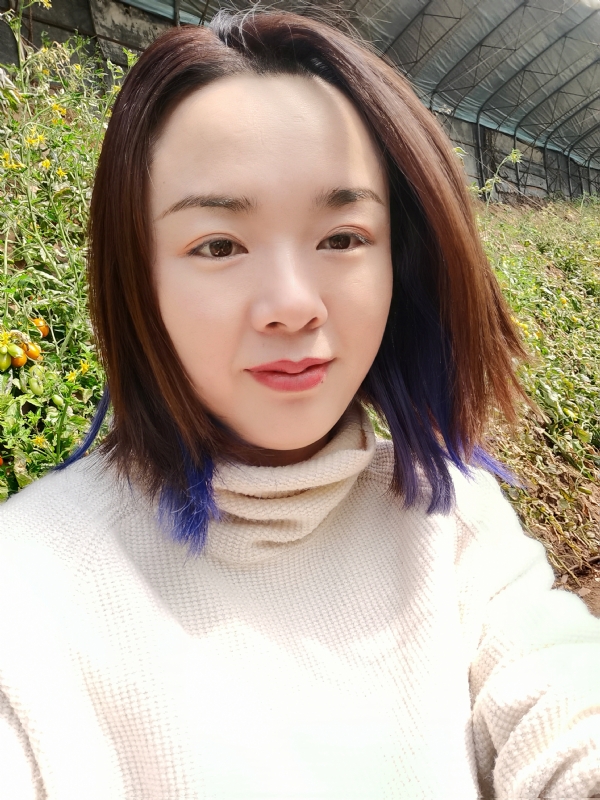 欣欣向荣的第一张照片--全国闪婚服务中心