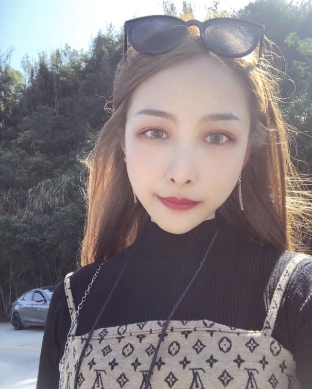 请叫我女王大人的第一张照片--全国闪婚服务中心