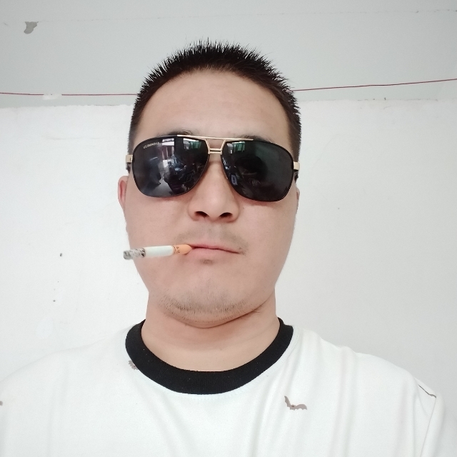 白伟伟的第一张照片--全国闪婚服务中心