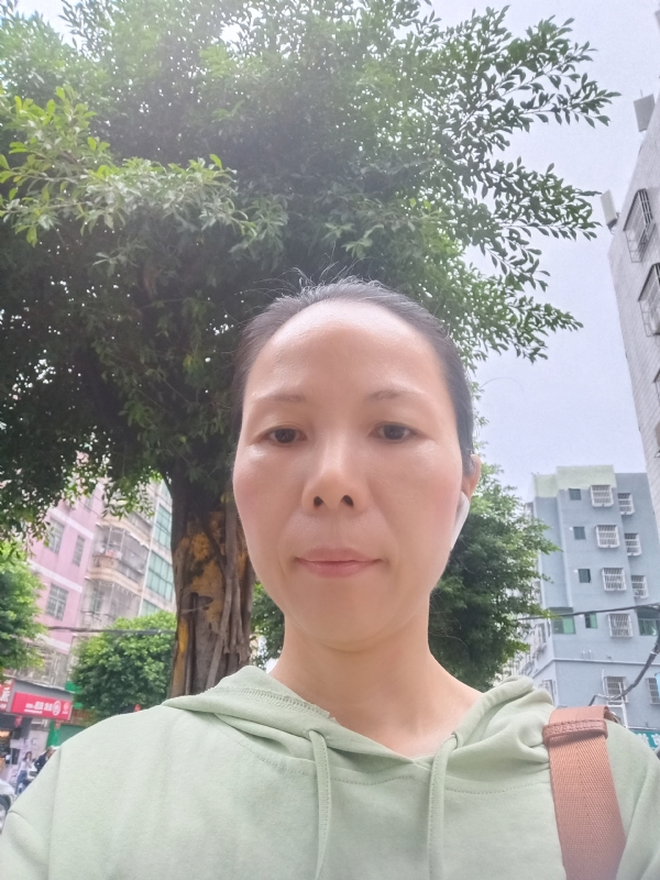 容容的第一张照片--全国闪婚服务中心