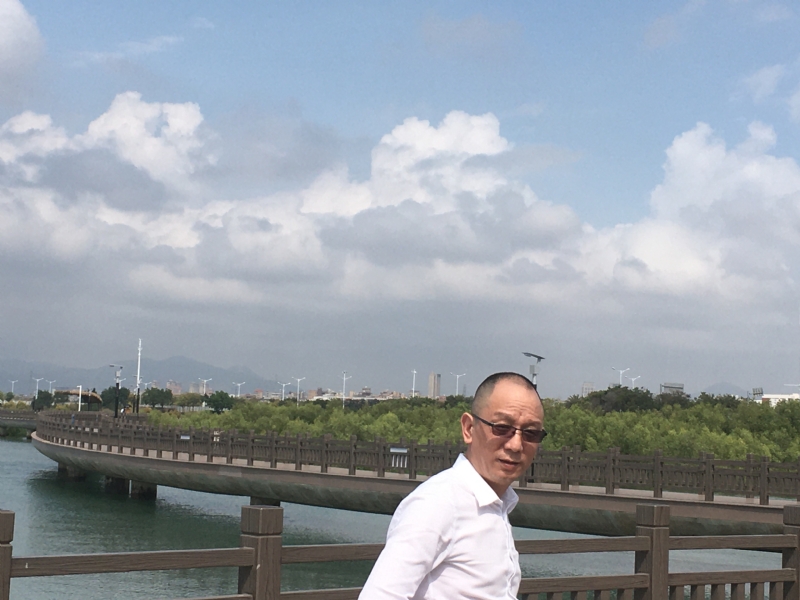 朗行天下的第一张照片--全国闪婚服务中心