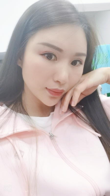 一生简单的第一张照片--全国闪婚服务中心