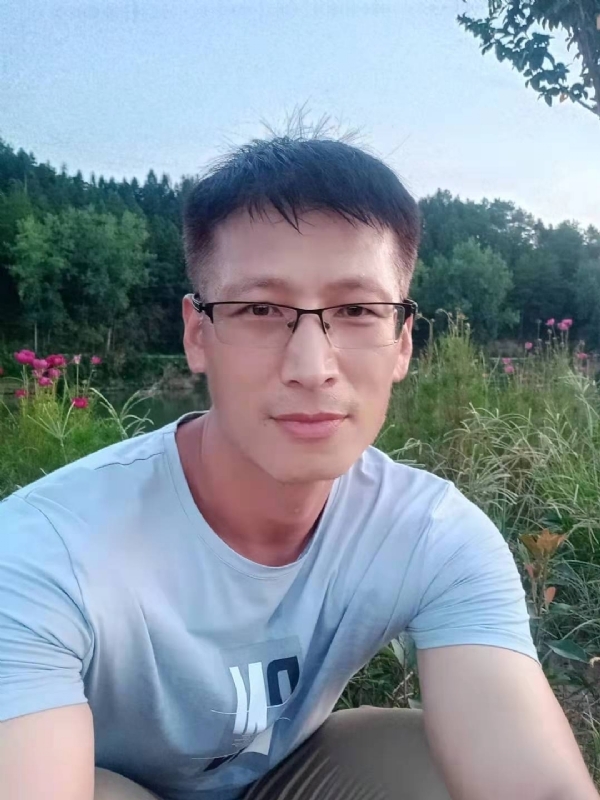 零零柒的第一张照片--全国闪婚服务中心