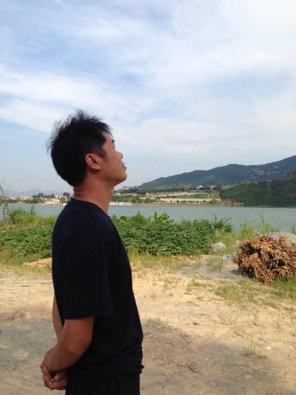 雾里看花的第一张照片--全国闪婚服务中心
