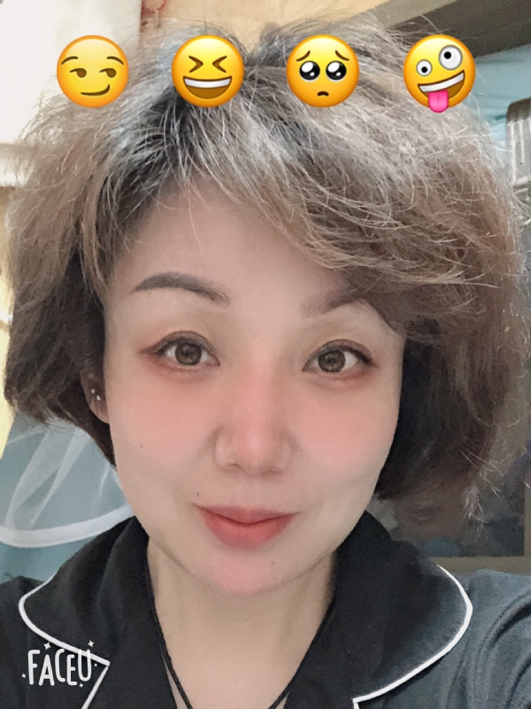 飘拂的第一张照片--全国闪婚服务中心