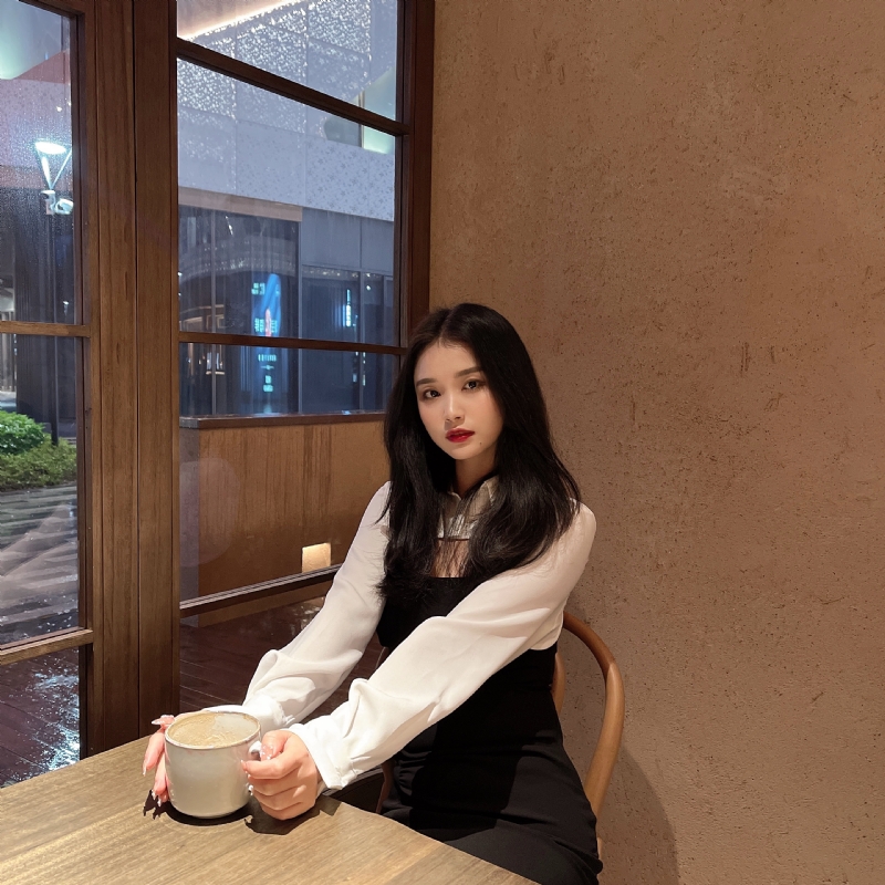 Mm的第三张照片--全国闪婚服务中心