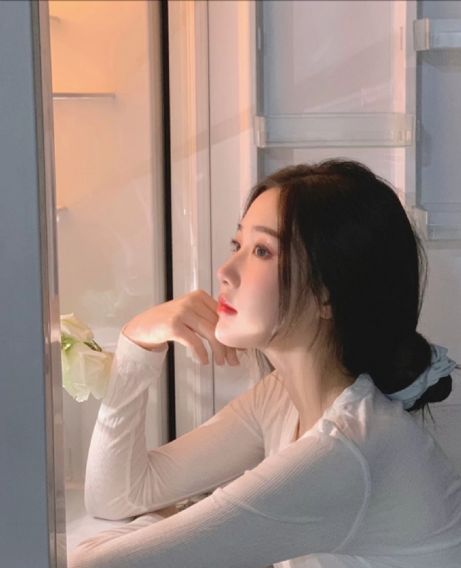 風吹過臉頰的第一张照片--全国闪婚服务中心