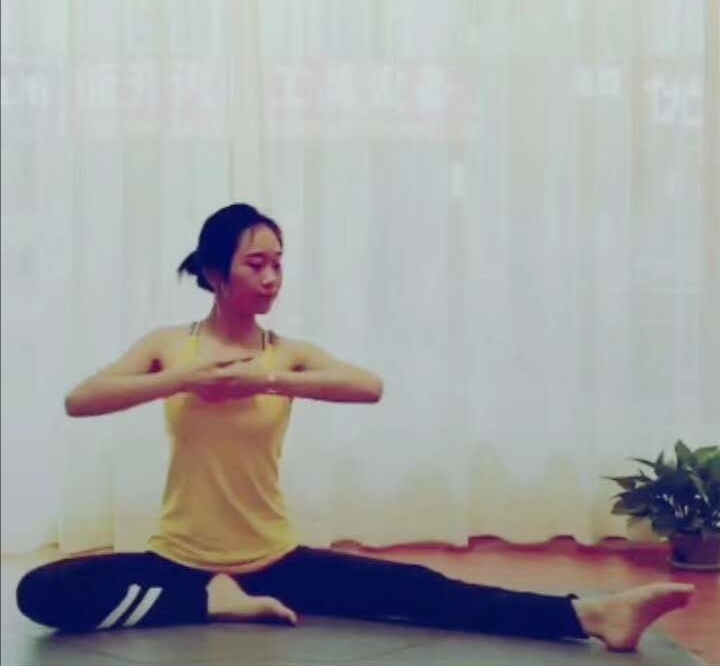 静静子的第一张照片--全国闪婚服务中心