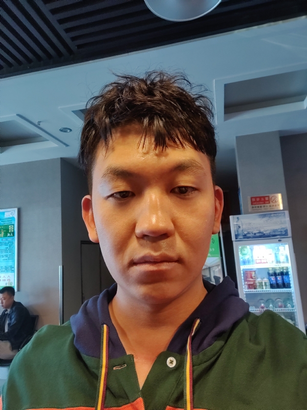 文哈哈的第一张照片--全国闪婚服务中心
