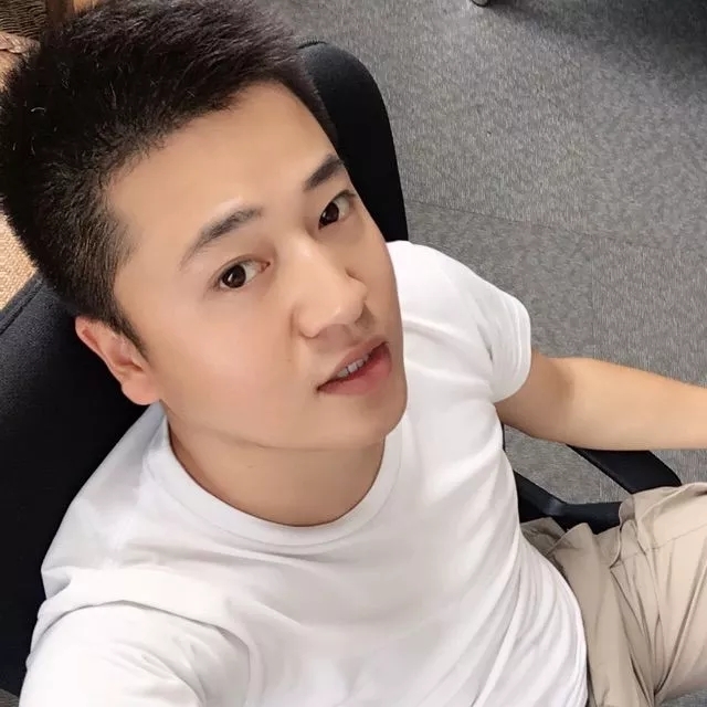 稻草人的第一张照片--全国闪婚服务中心
