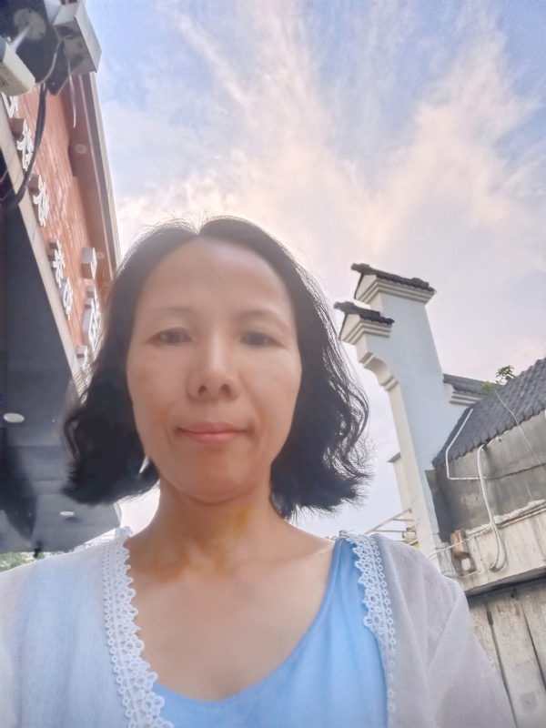 吴敌的第一张照片--全国闪婚服务中心