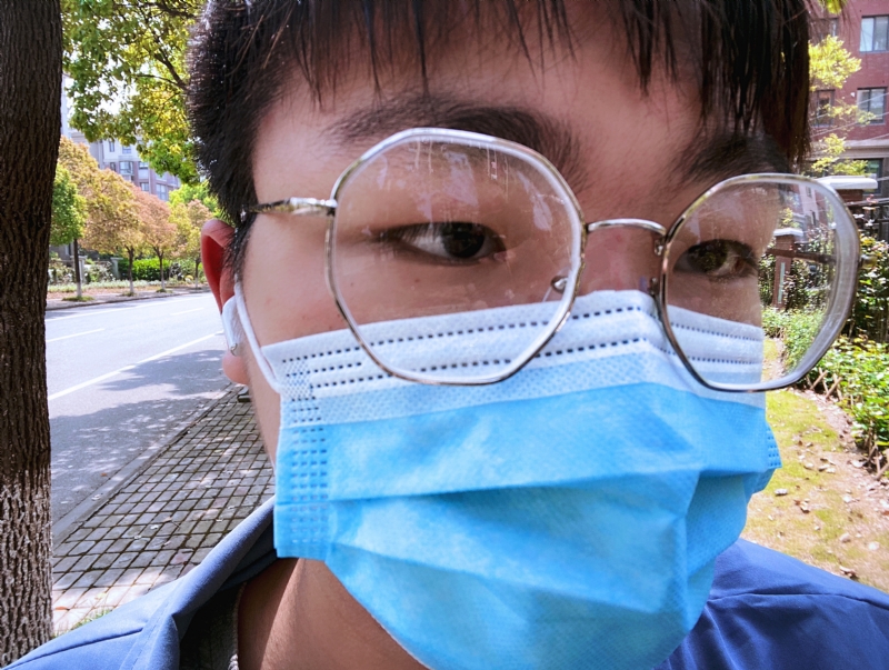 暻琰的第一张照片--全国闪婚服务中心