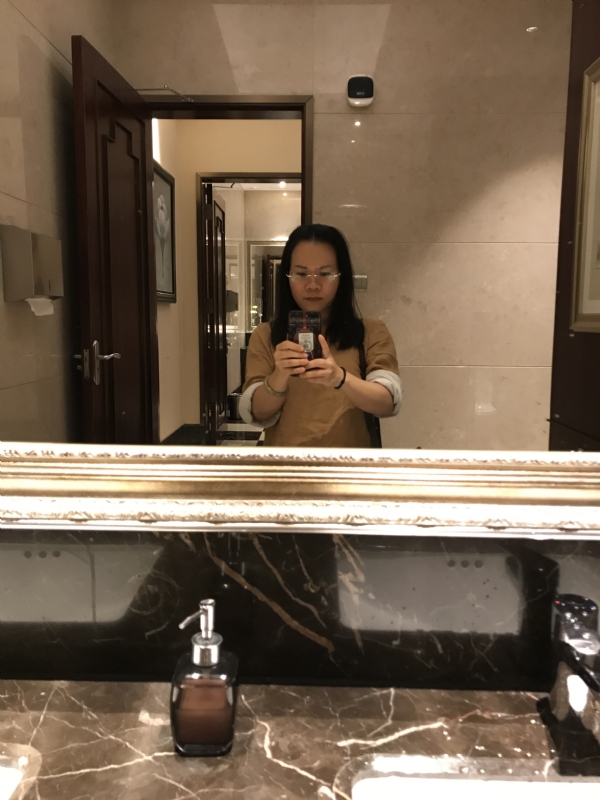 黄莺的第一张照片--全国闪婚服务中心