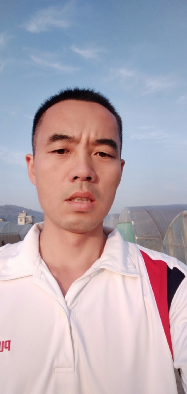 大头鱼的第一张照片--全国闪婚服务中心