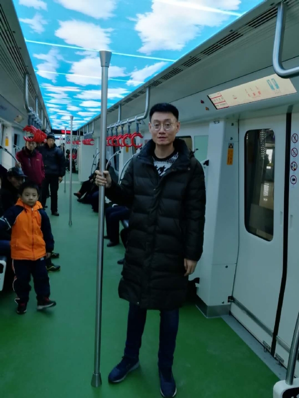 朱利安的第一张照片--全国闪婚服务中心