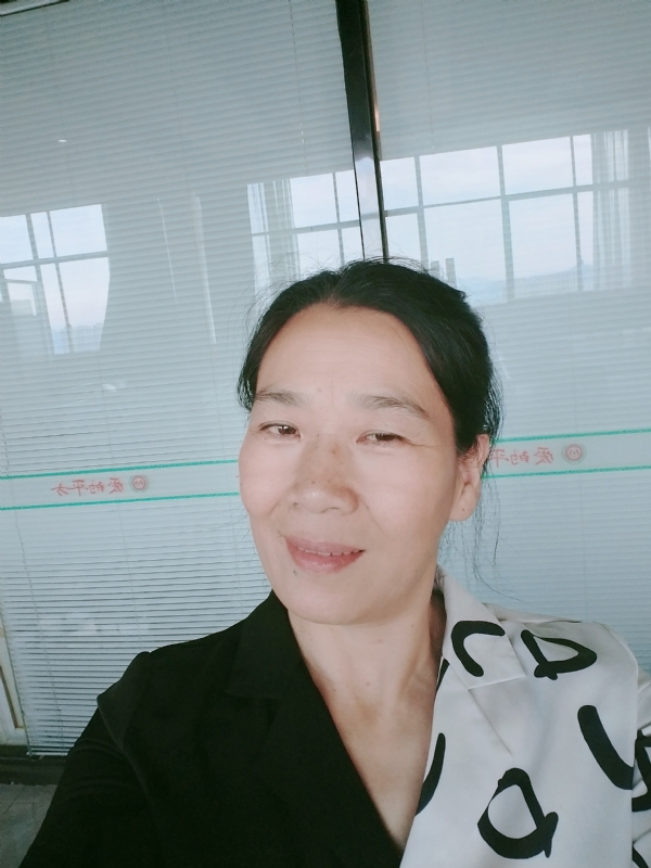 易莲的第一张照片--全国闪婚服务中心